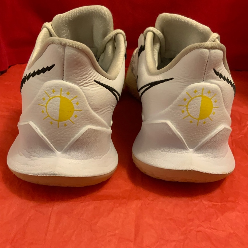 NIKE - Picture 6 of 8